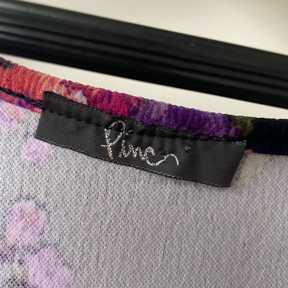 Midi Dress with bold pattern - Picture 3 of 3